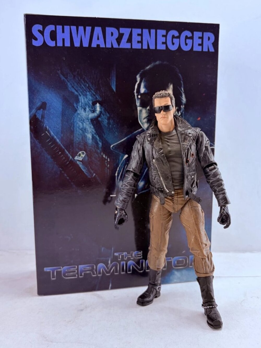 The Terminator 2 Police Station Assault Arnold Schwarzenegger T-800 6.5" Figure